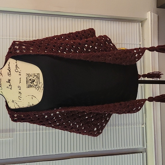 Burgandy tweed crochet shawl handmade by me - Picture 3 of 6